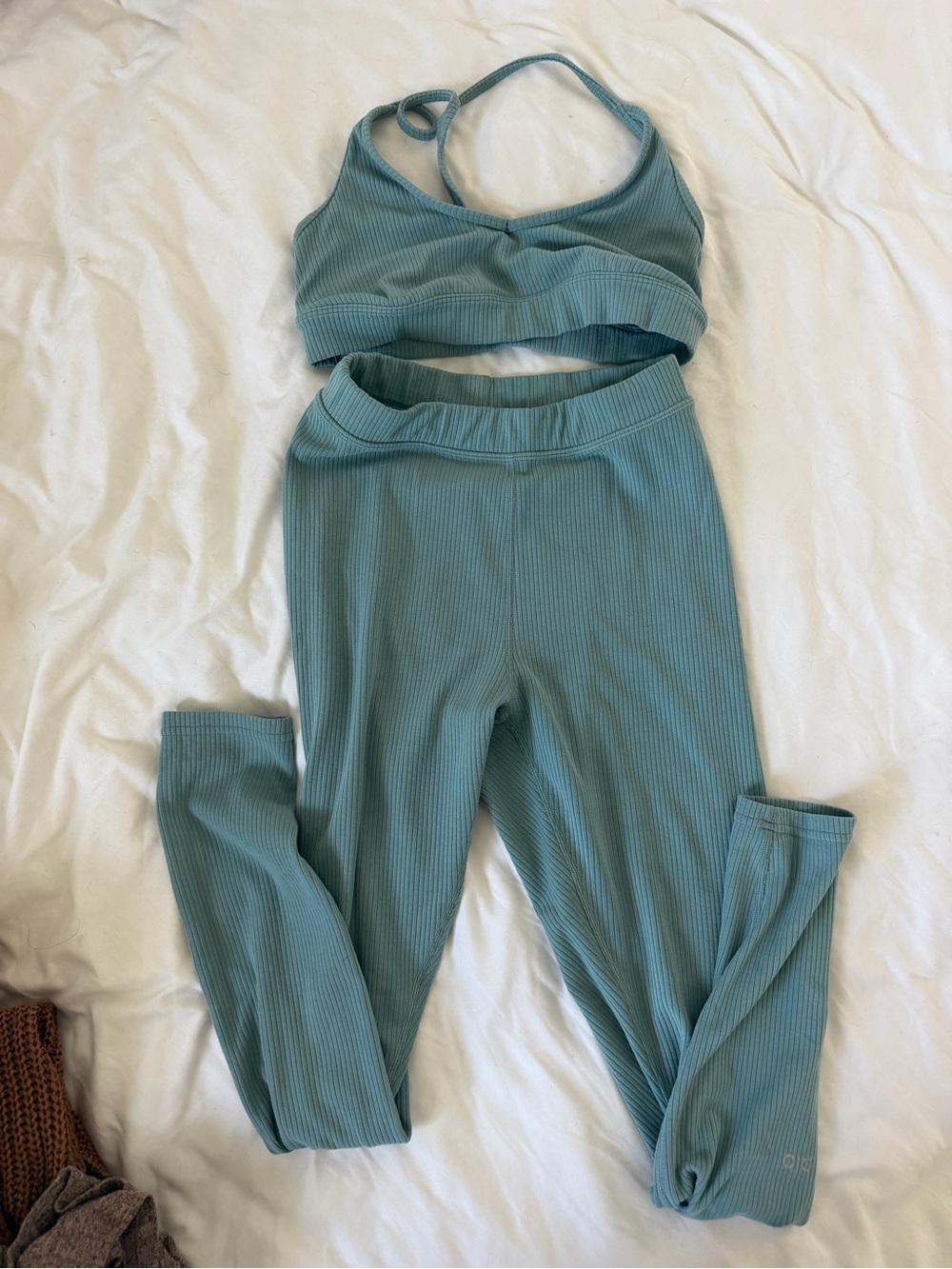 ALO Yoga Ribbed Sports Bra & Leggings Set in Seafoam